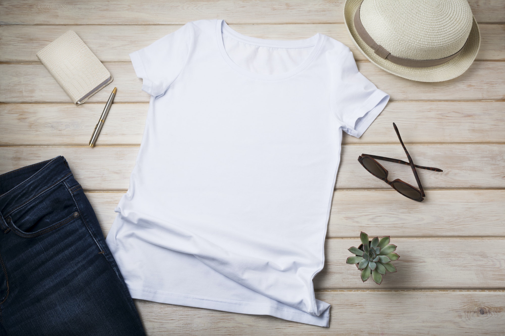 Placeit – T-shirt mockup with summer hat